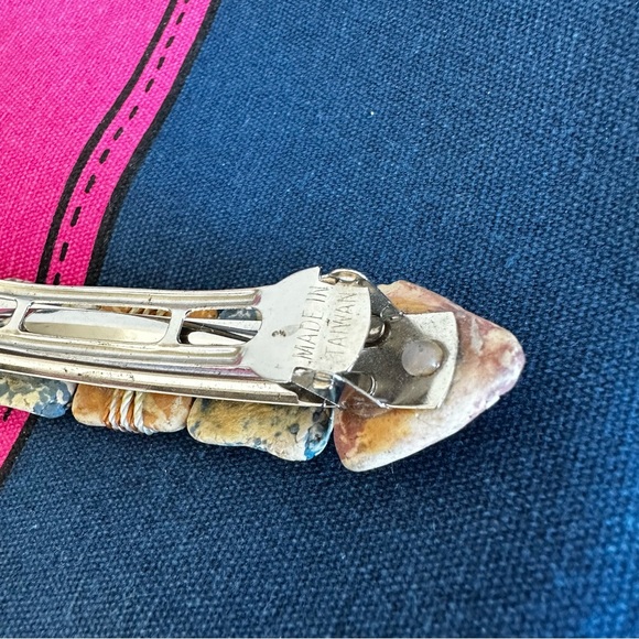 Made In Taiwan Clay Hair Clip - Picture 4 of 8